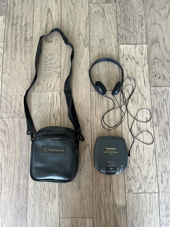 Panasonic Other - Portable Panasonic CD Player Walkman Discman with Magnum Crossbody Bag